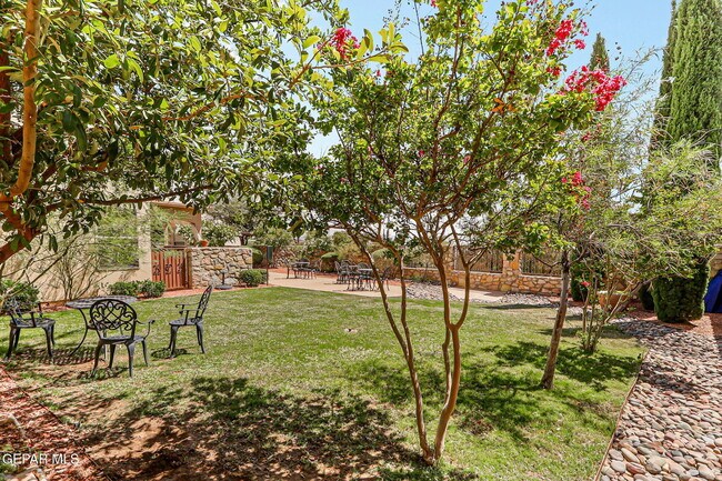 Building Photo - 6350 Escondido Dr