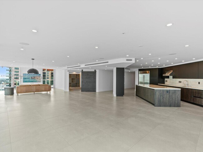 Building Photo - 3370 Hidden Bay Dr
