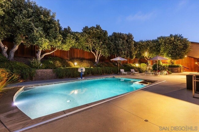 Building Photo - 8496 Westway Dr