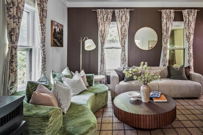 Building Photo - 52 Church St