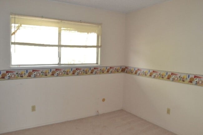 Building Photo - Spacious 2-Bedroom Condo