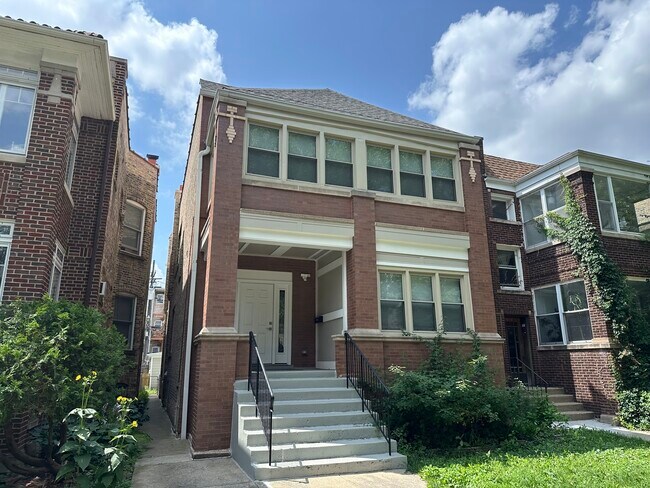 Primary Photo - 4714 N Talman Ave