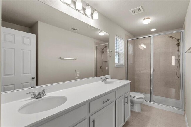 Building Photo - 121 Emerald Pass