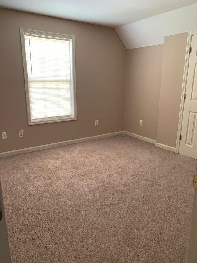 Building Photo - Charming 3BR/2.5BA Two-Story Home with Fenced Backyard