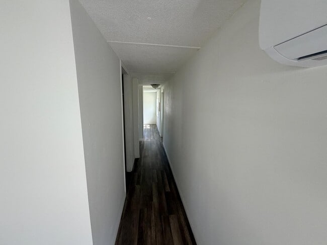 Building Photo - 2545 Park Dr
