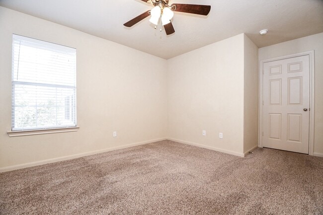 Building Photo - 5215 Brinkman Ct