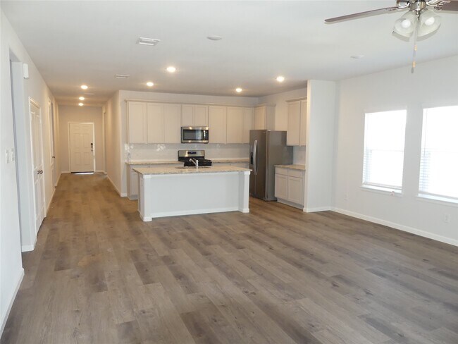 Building Photo - 9547 Caney Trails Rd