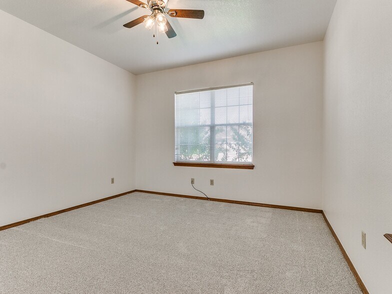 Building Photo - 6439 Masons Dr