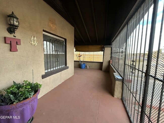 Building Photo - 1546 Upson Dr