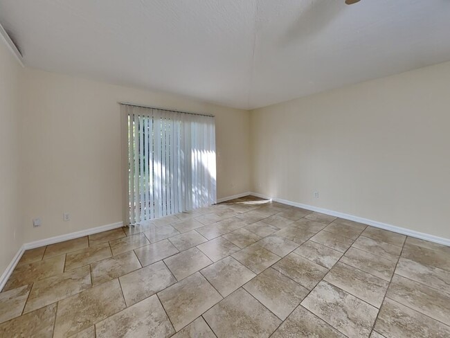 Building Photo - 155 Plainview Dr