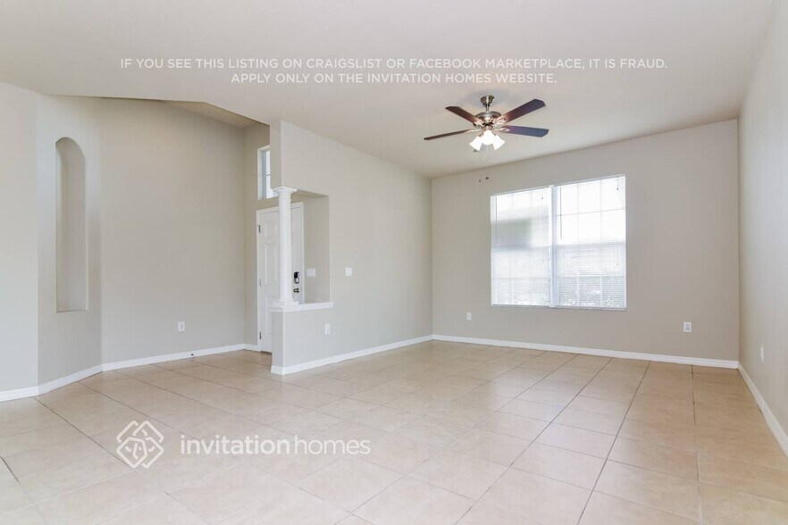 Building Photo - 5643 Aral Dr