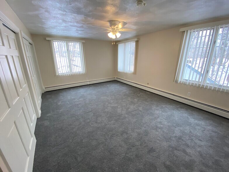 bedroom or living room - 919 Main St