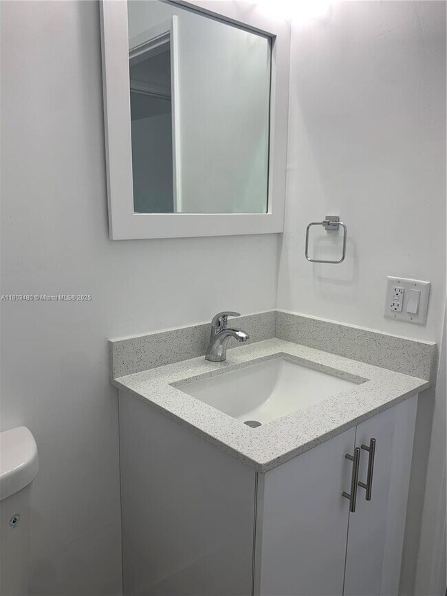 Building Photo - 9033 SW 123rd Ct
