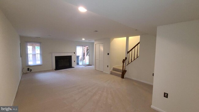 Building Photo - 21176 Winding Brook Square
