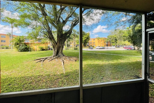 Building Photo - 4354 NW 9th Ave