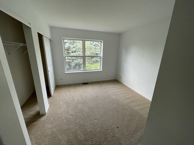 Building Photo - 2516 Hillsboro Blvd