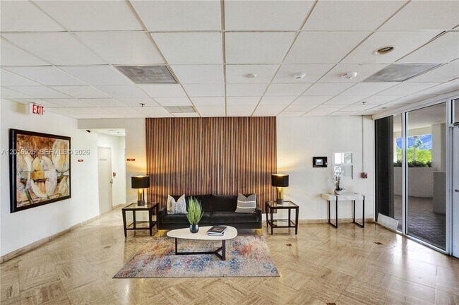 Building Photo - 6422 Collins Ave