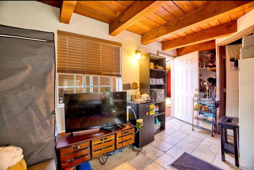 Building Photo - 15408 Vista Vicente Dr