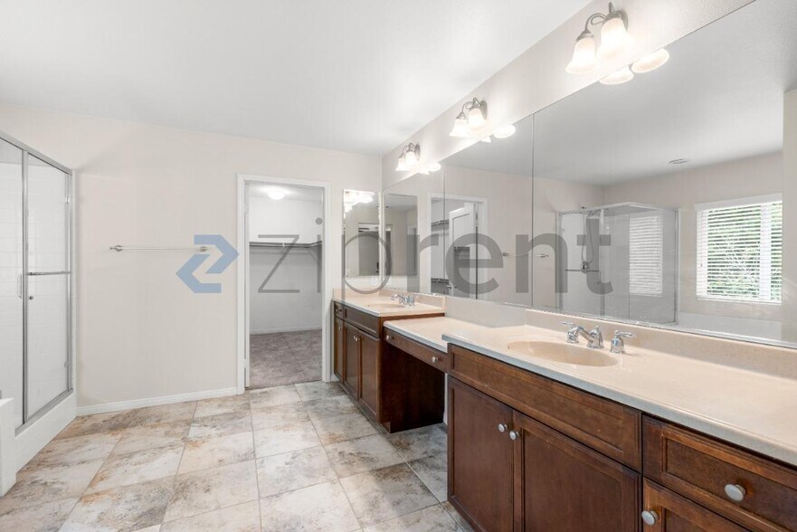 Building Photo - 10798 Rosemary Way