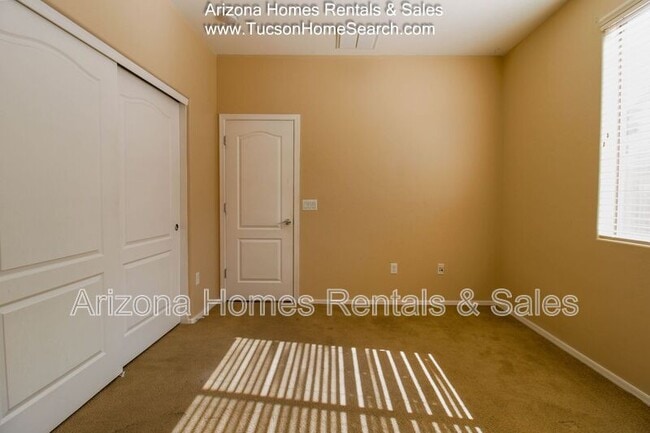 Building Photo - 732 West Camino Tunera