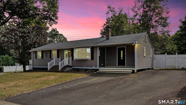 Building Photo - 75 Glenwood Dr