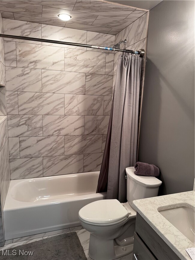 Building Photo - 7633 Hidden Dr