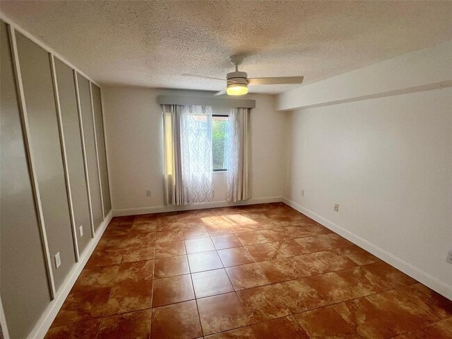 Building Photo - 5769 Gardens Dr
