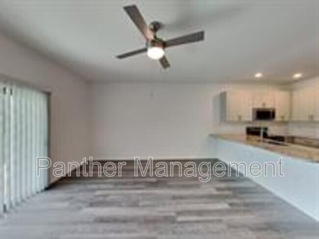 Building Photo - 24501 Zephyr Ct