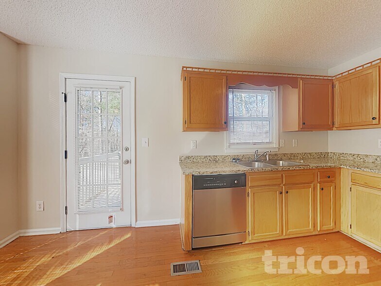 Building Photo - 447 Kent Ln