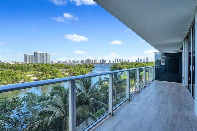Building Photo - 16385 Biscayne Blvd