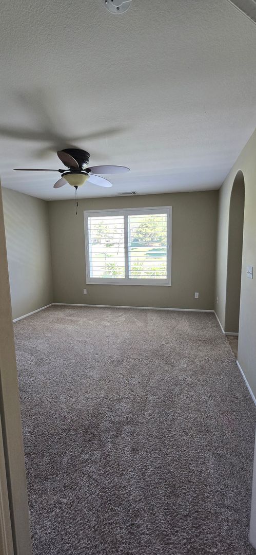 Building Photo - Pristine Chapman Heights Home on Golf Course!