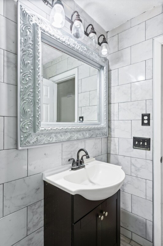Building Photo - 5409 Country Dr