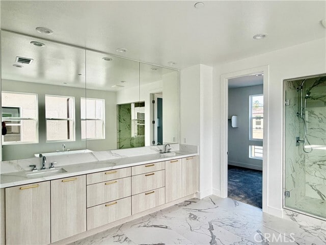 Building Photo - 101 Chapman