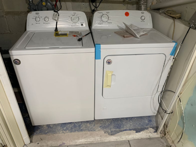 Building Photo - 156 Beach St