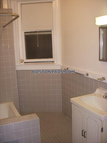 Building Photo - 46 Westland Ave