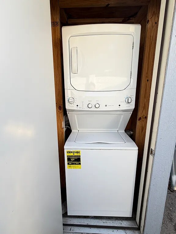 Building Photo - 401 S Mars Ave