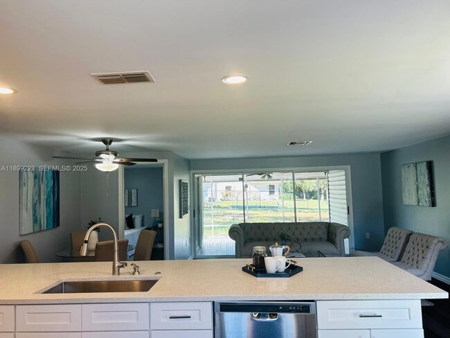 Building Photo - 2013 Finland Dr