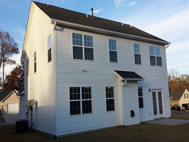 Building Photo - 203 Fledgling Way