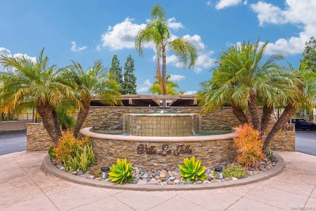 Building Photo - 8529 Villa La Jolla Dr