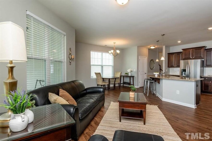 Building Photo - 1117 Neighborly Way