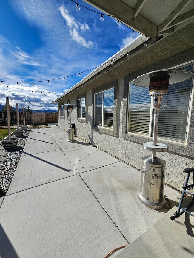 Building Photo - Cold Springs Beauty - Immaculate Newer Hom...