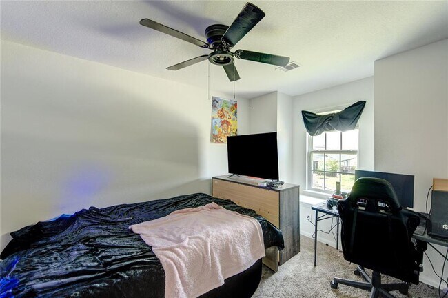 Building Photo - 20951 New Proper Dr