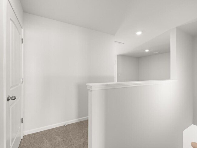 Building Photo - 102 Hughes Pl Dr