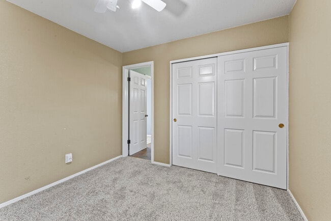 Building Photo - 2126 Sunhaven Ct