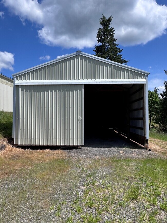 Building Photo - Gorgeous Home on 23 Acres Includes 22x32 S...
