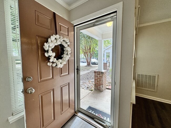 Building Photo - Updated 1st Floor/1-Level Condo Available NOW & Rent Includes Water, Sewer, Trash, Landscaping, F...