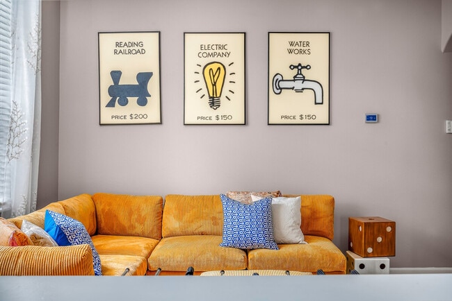 Building Photo - 412 N Hampton Dr