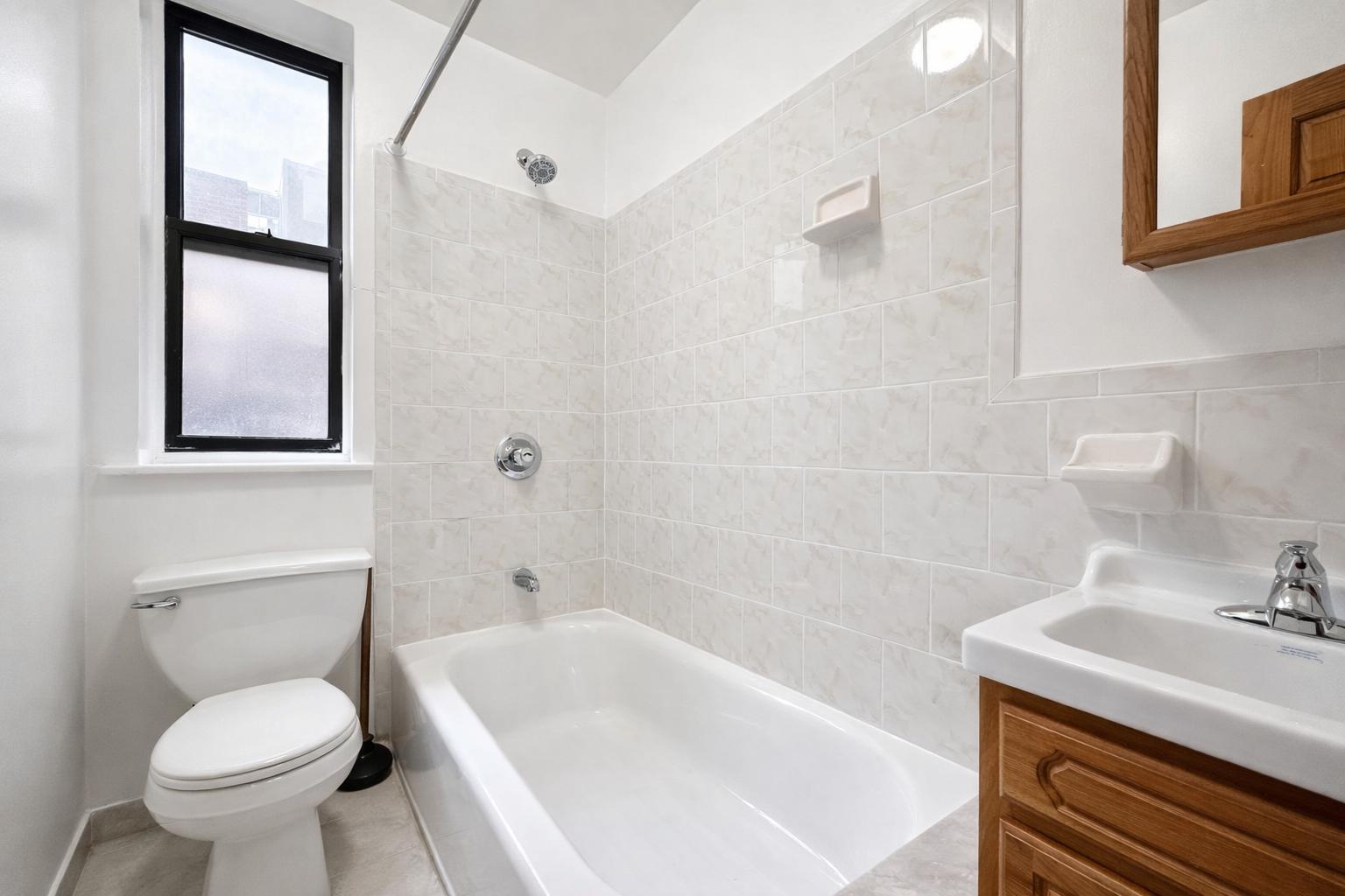 Building Photo - 10 Adrian Ave