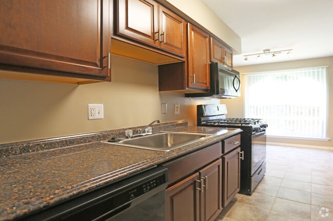 Interior Photo - Camden Fair Lakes