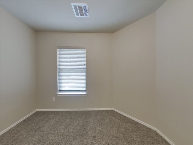 Building Photo - 254 Cumberland Forest Dr